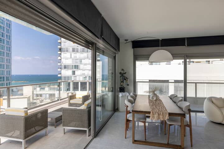 Sea view penthouse, 100m² rooftop, MAMAD, parking