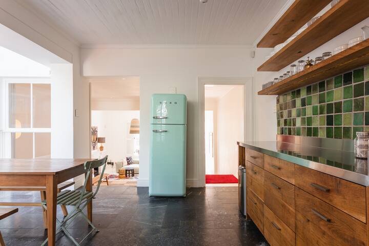 Stylish Victorian 3BR in Heart of Green Point gallery image 4