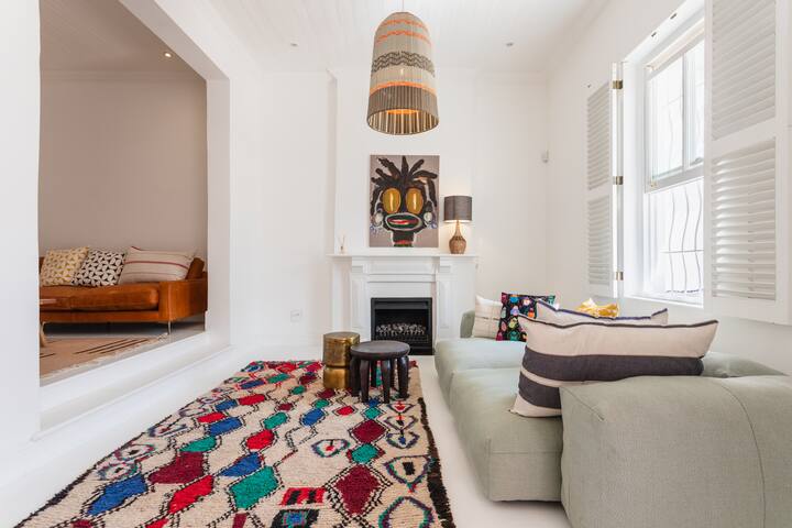 Stylish Victorian 3BR in Heart of Green Point