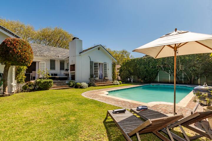 Family Home in Constantia gallery image 4