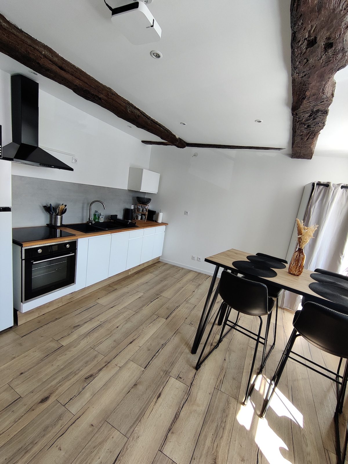 Successful Airbnb property: Renovated studio in the center of Lamballe in Lamballe Armor