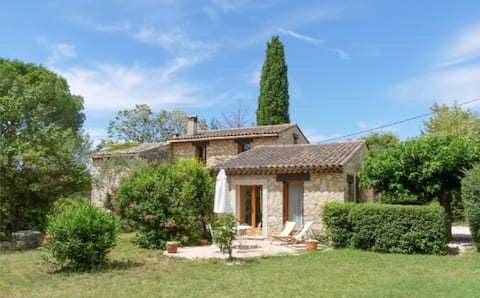 Quiet Le Mas Provençal