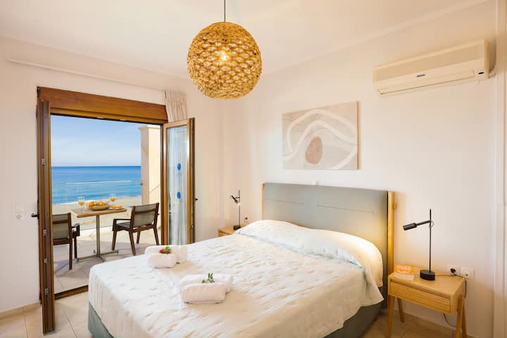 Beautiful double bedroom with seaview