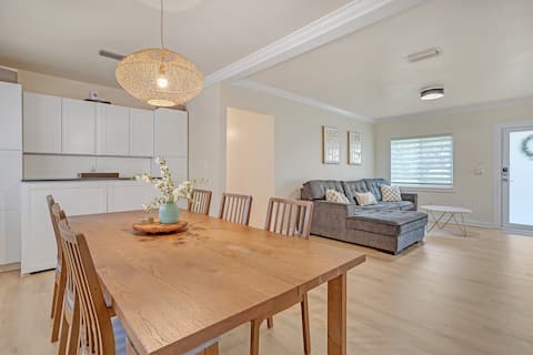 Brand-New Listing! Cozy Miami Springs Retreat