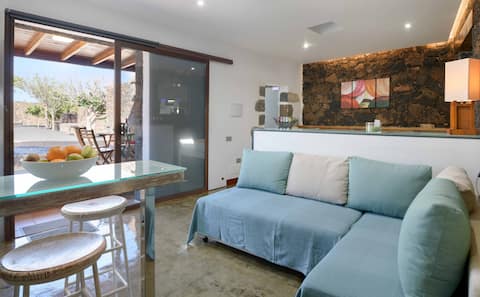 Successful Airbnb property: Accommodation Los 4 Nobles Sacho in Tinajo