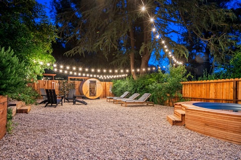 Fernwood Canyon Escape w/Sauna, Bocce & Cottage
