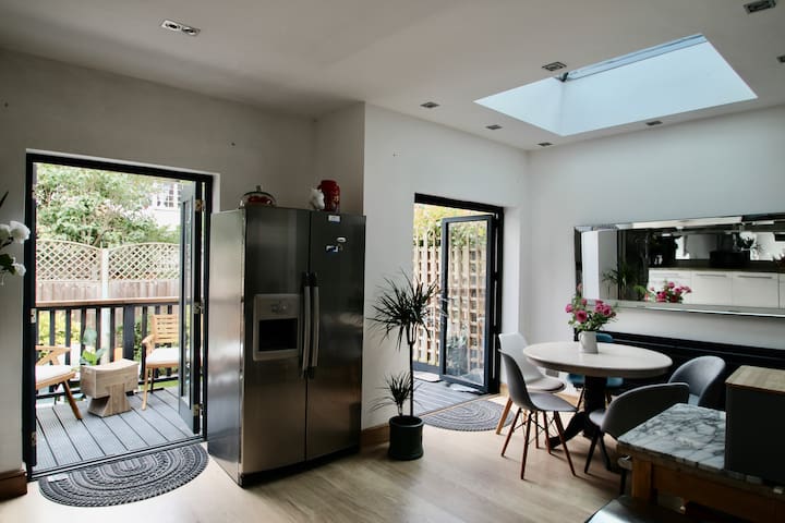 London Period House 4 Bed 4 Bath near Hampstead