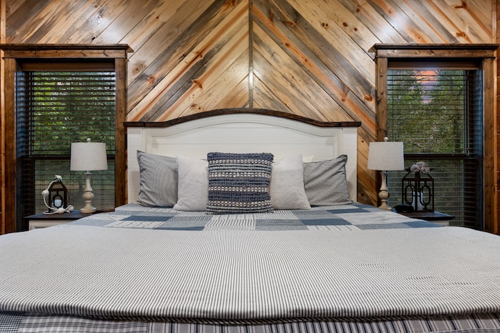 Სადაც ყოველი ღამე თავს უფრო ილუზიონისტურად გრძნობს.