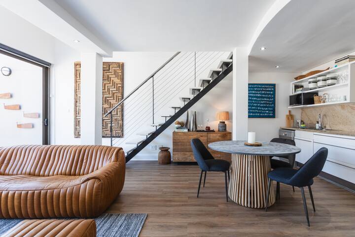 Table Mountain Vista | Penthouse | Parking & Pool gallery image 3