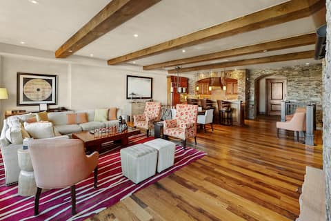 Successful Airbnb property: Stunning Mountain Village Condo in Mountain Village