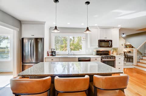 Golf‑Course Home Near Lake & State Park | Hot Tub