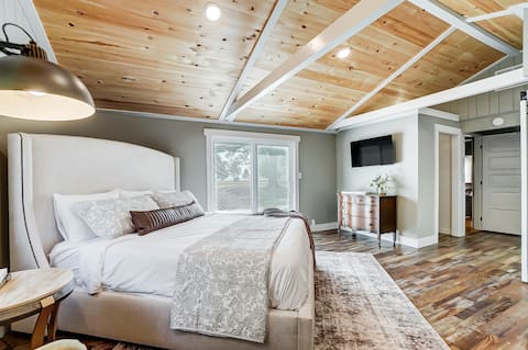 Seasonal Pool + Hot Tub | Near Golf Course & Lake!