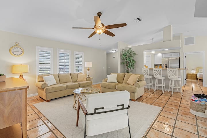 Cape Coral Family Villa With Heated Pool & Spa - Cape Coral, FL
