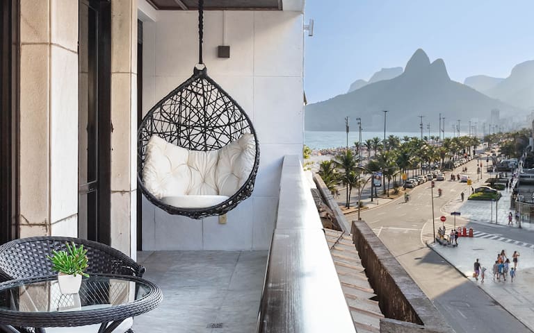 Sea front, beautiful side view of Ipanema beach