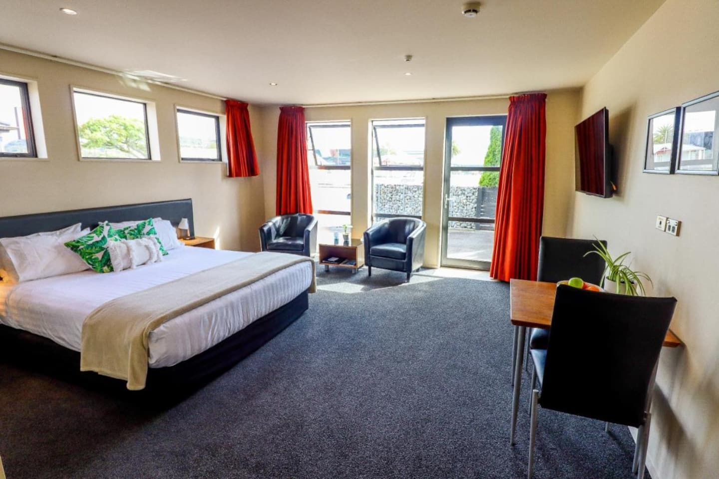 King Spa Studio At Coleraine 5