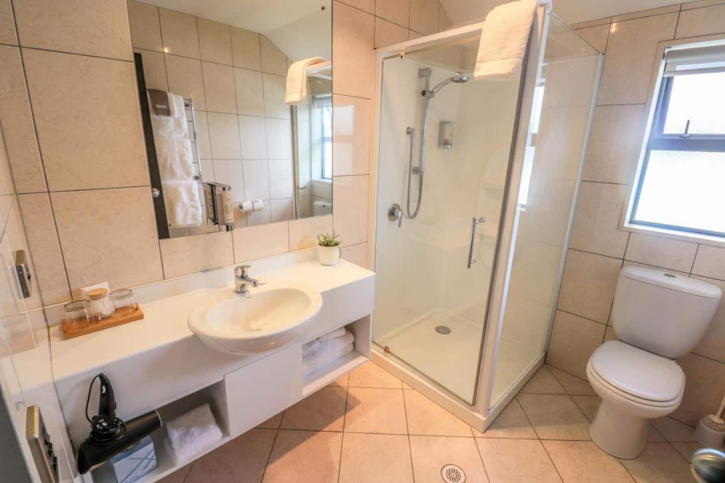 King Spa Studio At Coleraine 4