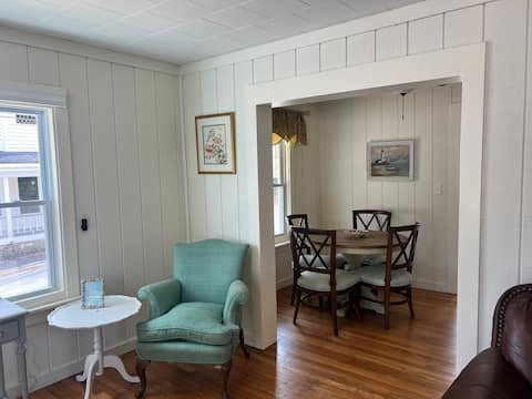 Top Airbnb: Cattie's Cottage Near Main in Maggie Valley / Waynesville