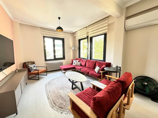 Amazing Flat in Karaköy, 4 BR, 5AC, 2 BA, Lift gallery image 3