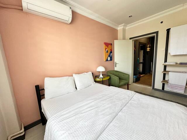 Amazing Flat in Karaköy, 4 BR, 5AC, 2 BA, Lift gallery image 2