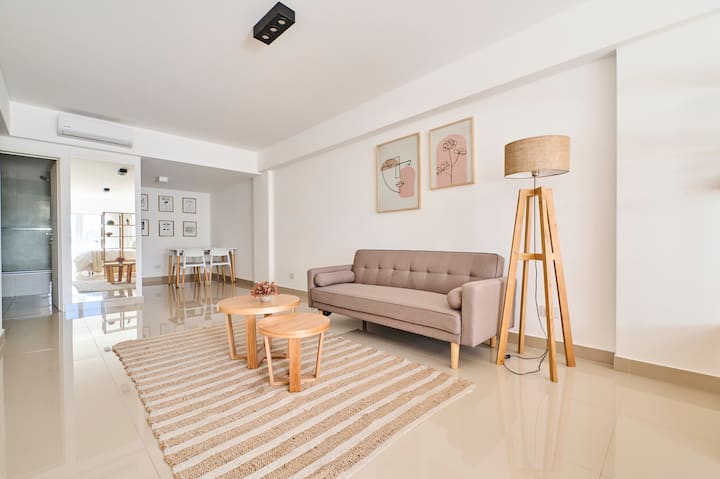 Loft studio apartment in Monserrat