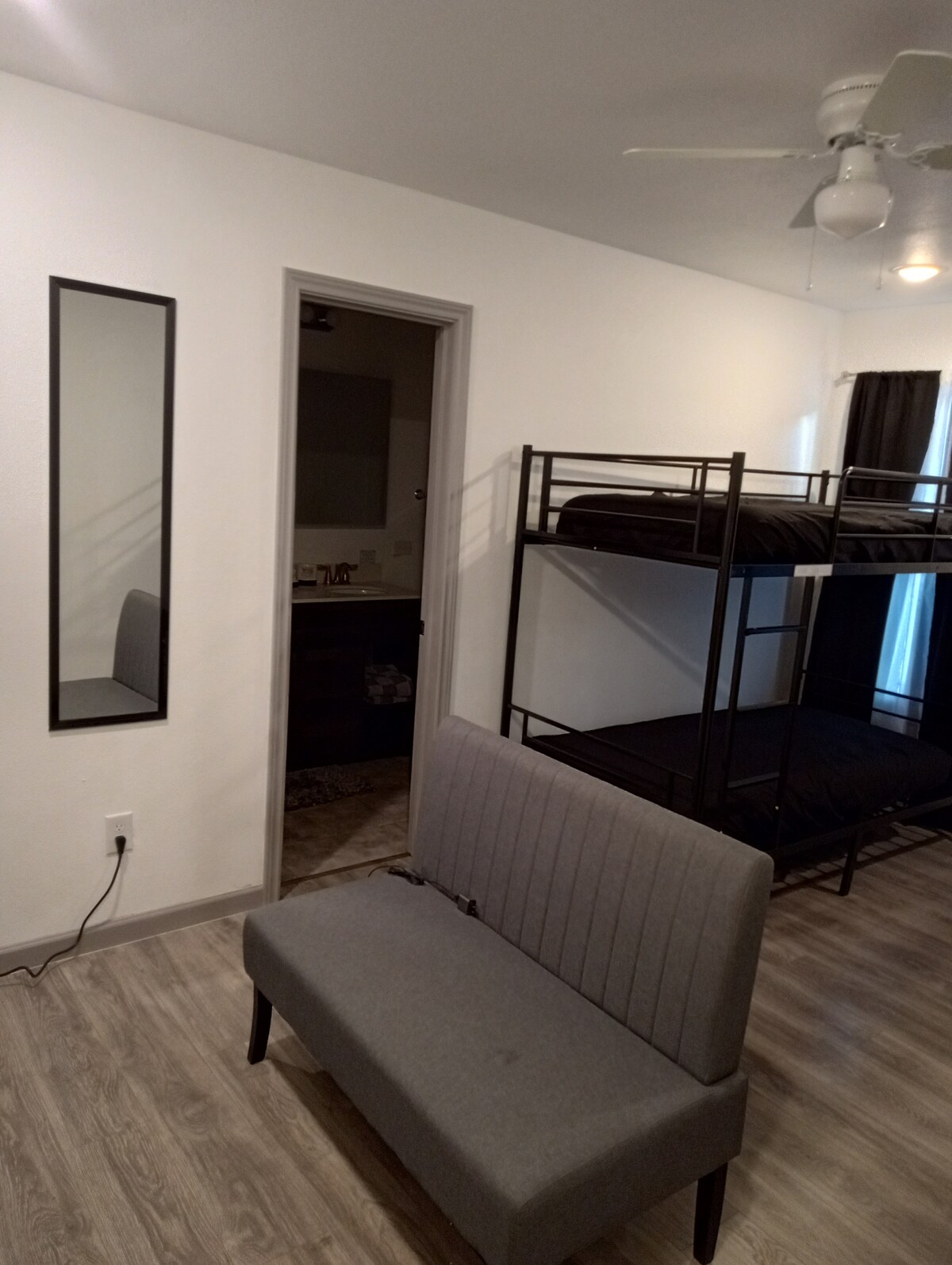 Herrling Express Room bed 3 (bottom) coed Casas en renta en Dallas