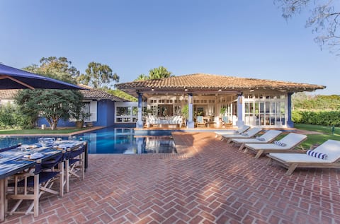 Casa Azul at the Avaré Dam - with service!