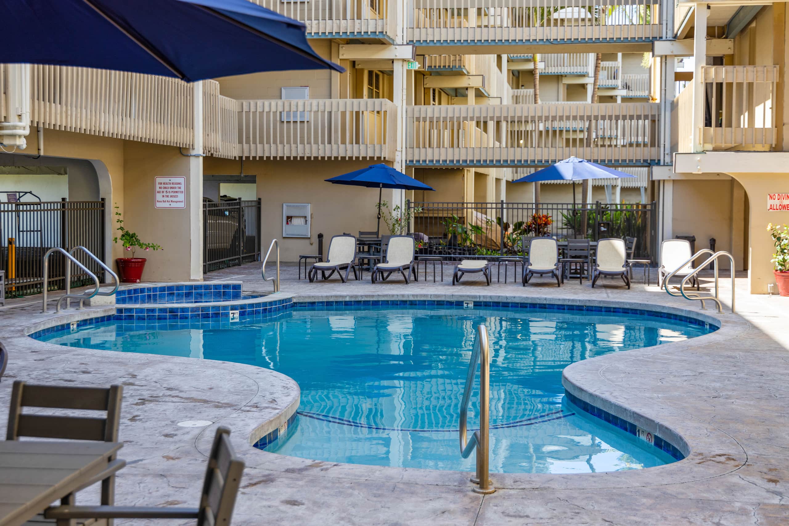 Condo in Kailua-Kona · ★4.82 · 1 bedroom · 2 beds · 1 private bath - Image 29