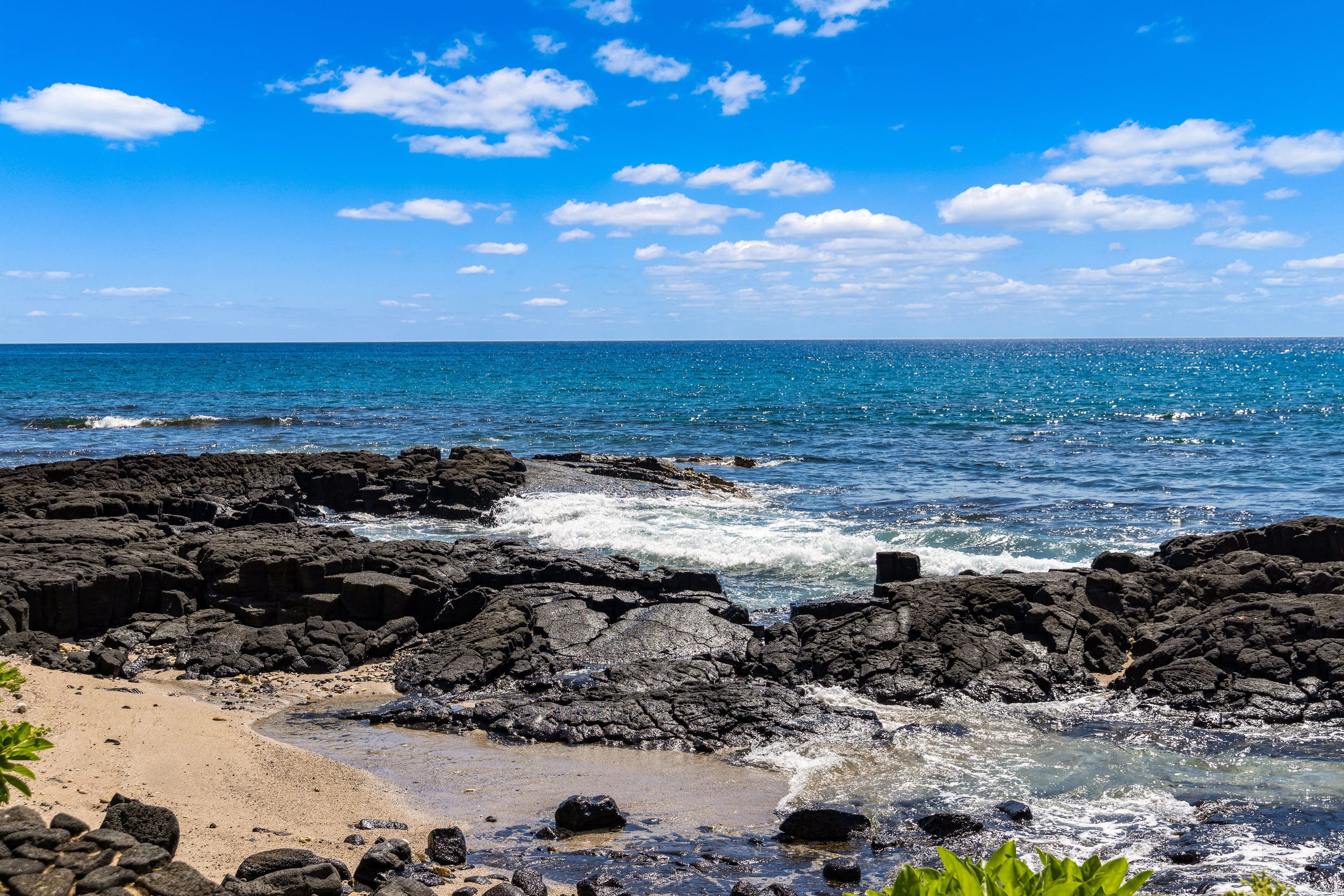 Condo in Kailua-Kona · ★4.82 · 1 bedroom · 2 beds · 1 private bath - Image 26