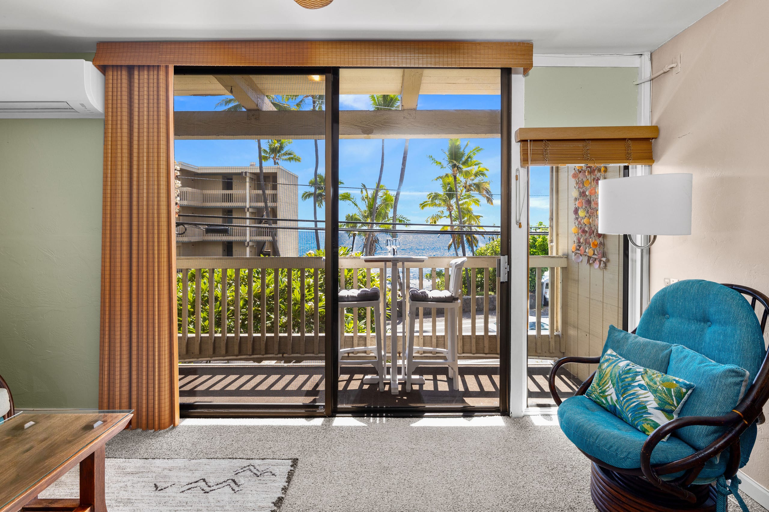 Condo in Kailua-Kona · ★4.82 · 1 bedroom · 2 beds · 1 private bath - Image 5