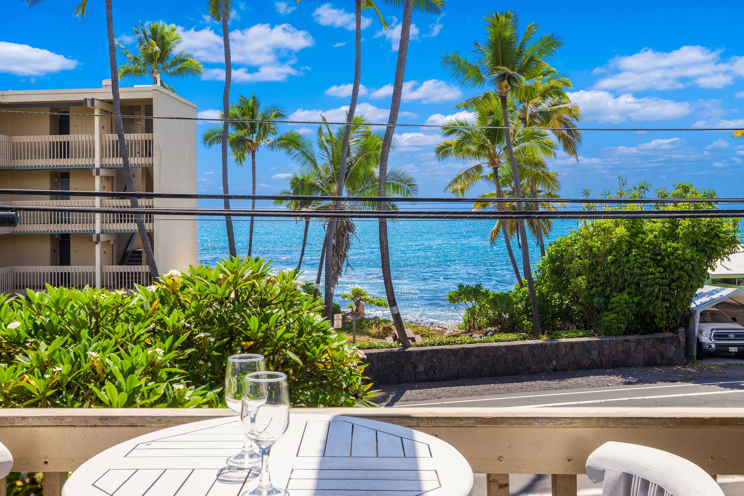 Condo in Kailua-Kona · ★4.82 · 1 bedroom · 2 beds · 1 private bath - Image 32