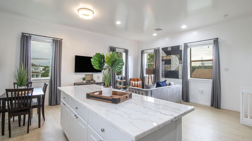 Family-Friendly 6 Beds Stay NOLA