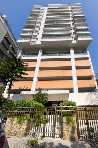 Luxury Stay in Lagoa: 2 Bedroom Panoramic Views gallery image 4