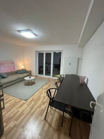 Quiet Family Apartment -10min. Oktoberfest-Parking gallery image 3