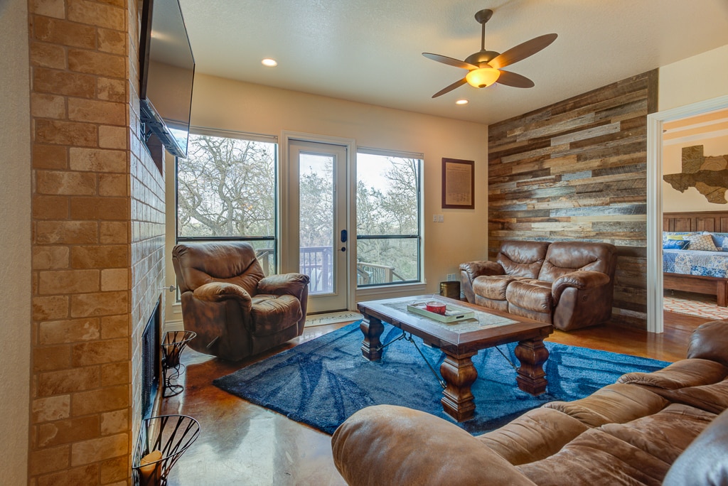 Successful Airbnb property: * Gruene Getaway • Sleeps 10 • July 4 Open•River in New Braunfels