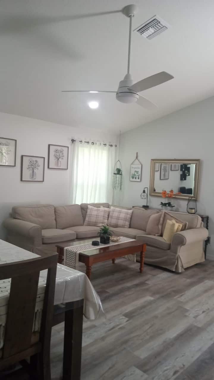 Newly House Family-friendly Home - Saint Petersburg, FL