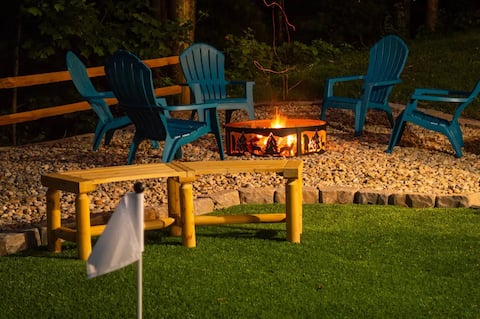 Weekend Retreat~Hot Tub~Game Room~Putt Putt