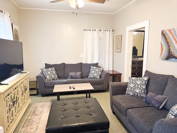 The Indigo House- Spacious Living- Close To Usm. - Hattiesburg, MS