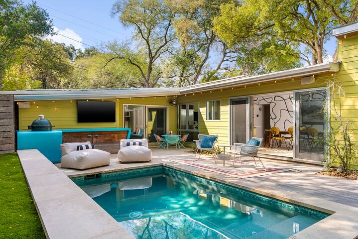 MidMod Bungalow 5BR Heated Pool gallery image 5