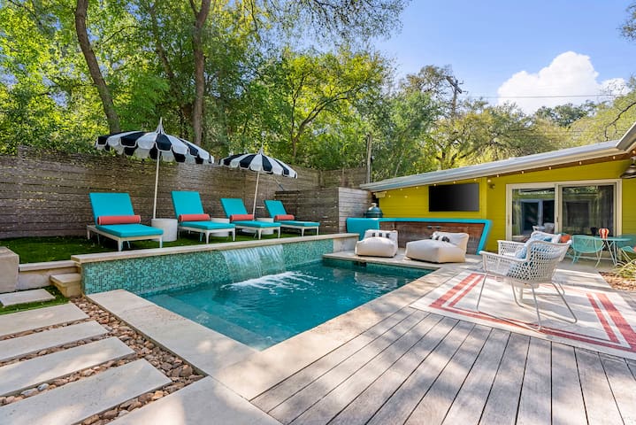 MidMod Bungalow 5BR Heated Pool