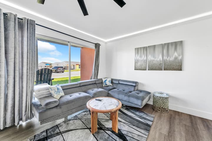 Მყუდრო მისაღები ოთახი