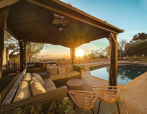 Scenic views pool/spa/bbq/karaoke/games No Parties