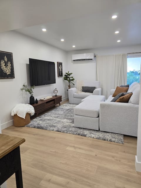 Cozy retreat with sunset views!