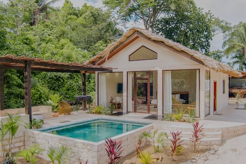 Modern Jungle Villa Onyx w/ pool & fireplace