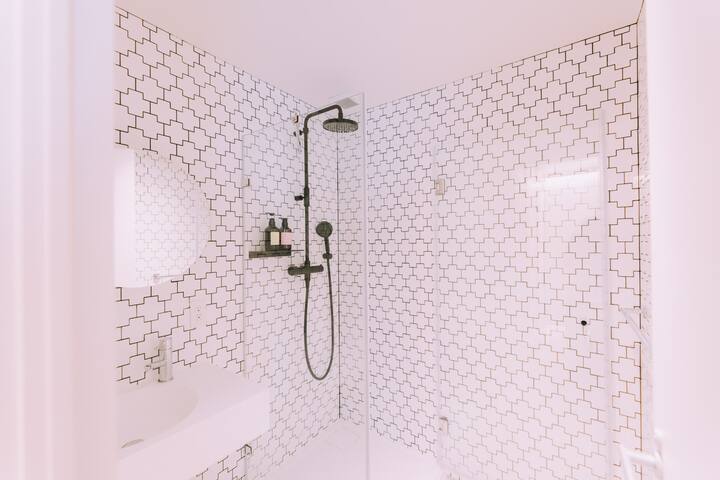 One Harajuku (Long Stays Only) gallery image 4