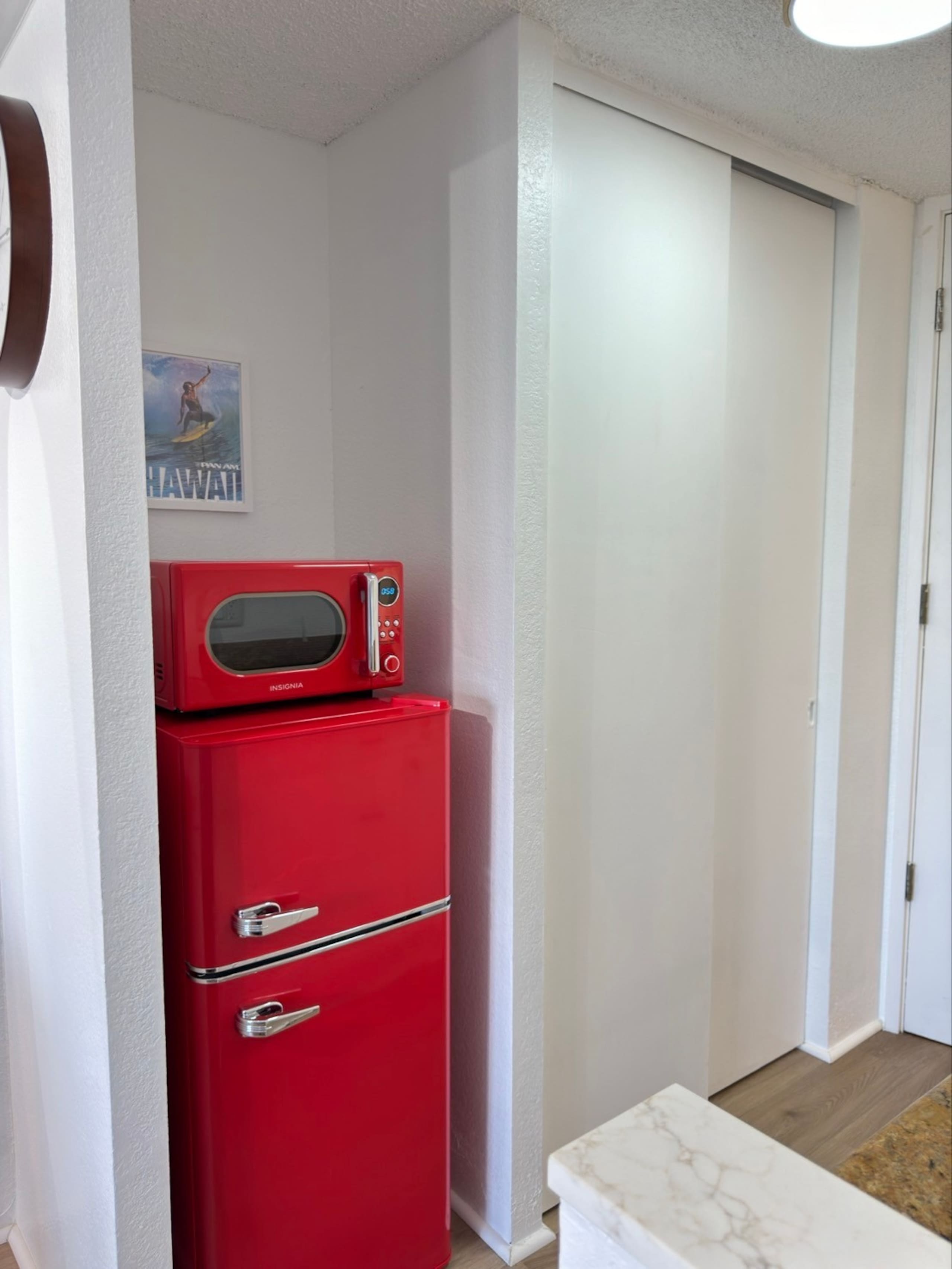 Private studio with Balcony  in Center of Waikiki! - Image 14