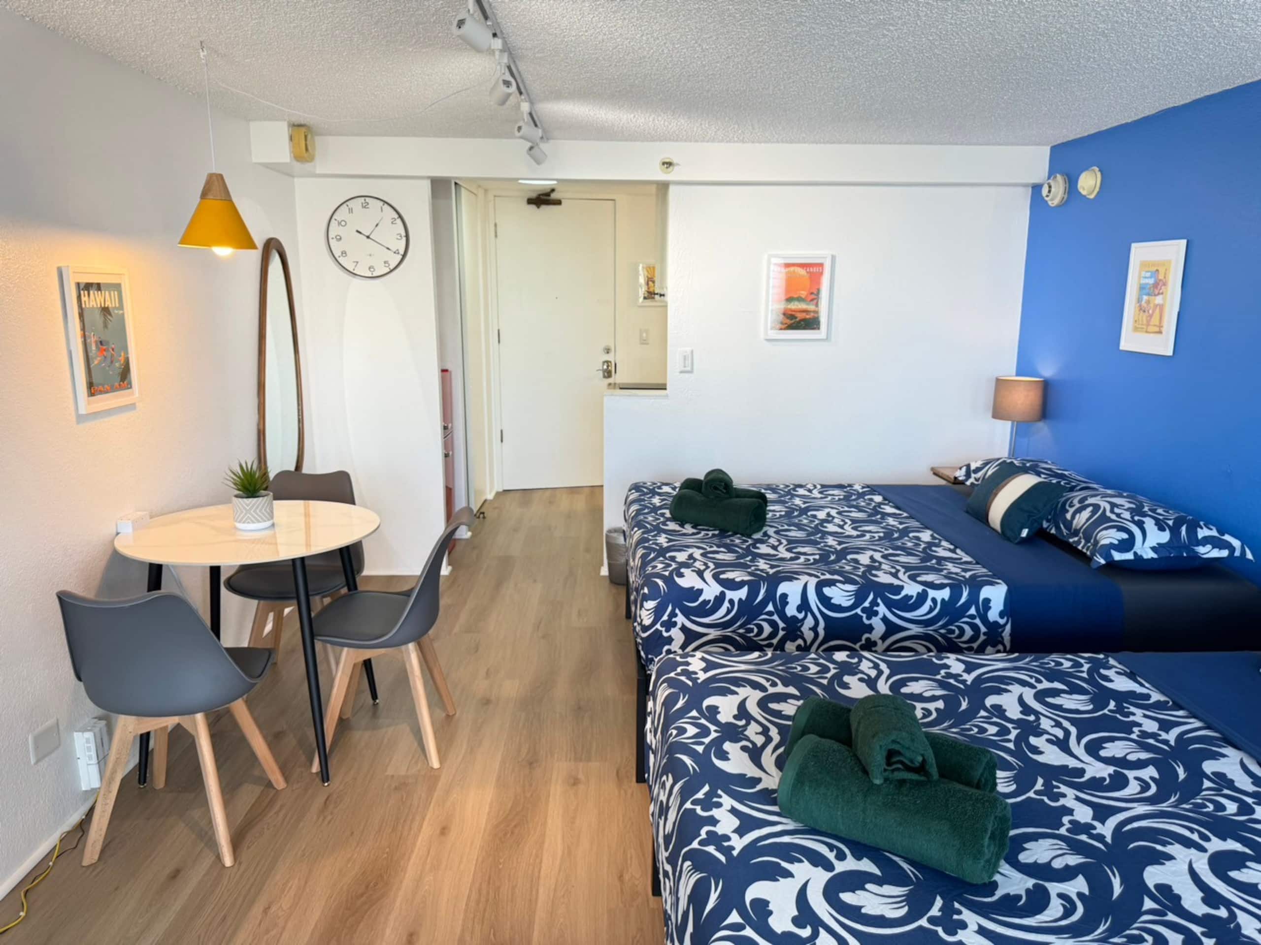 Private studio with Balcony  in Center of Waikiki! - Image 37