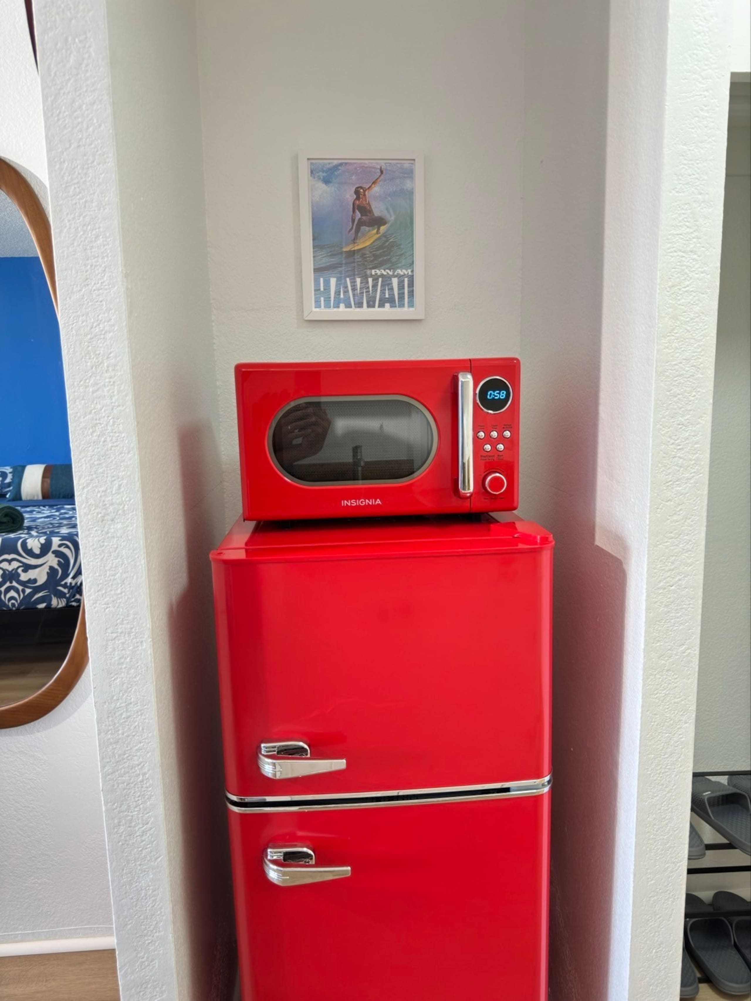 Private studio with Balcony  in Center of Waikiki! - Image 10