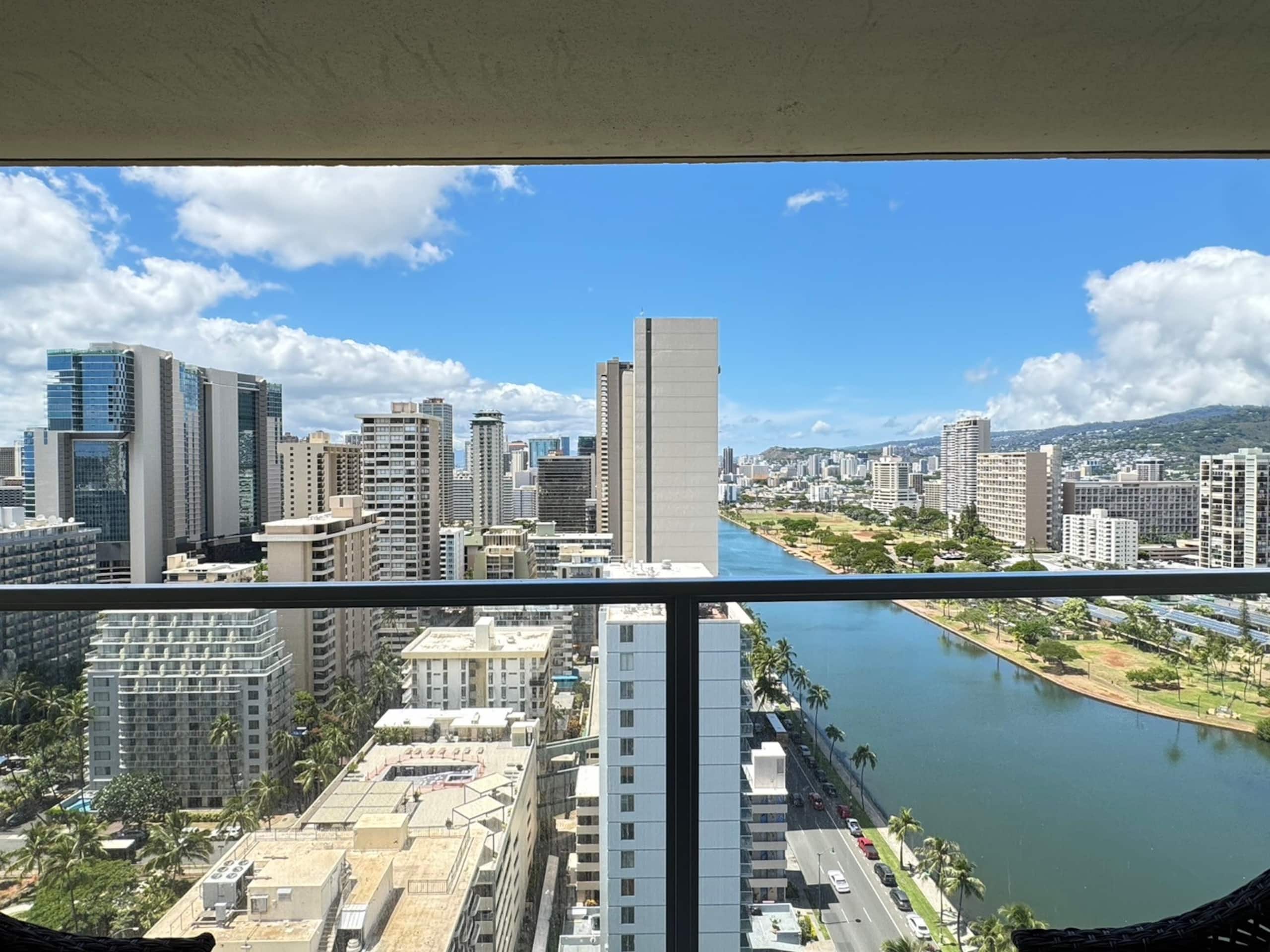 Private studio with Balcony  in Center of Waikiki! - Image 24