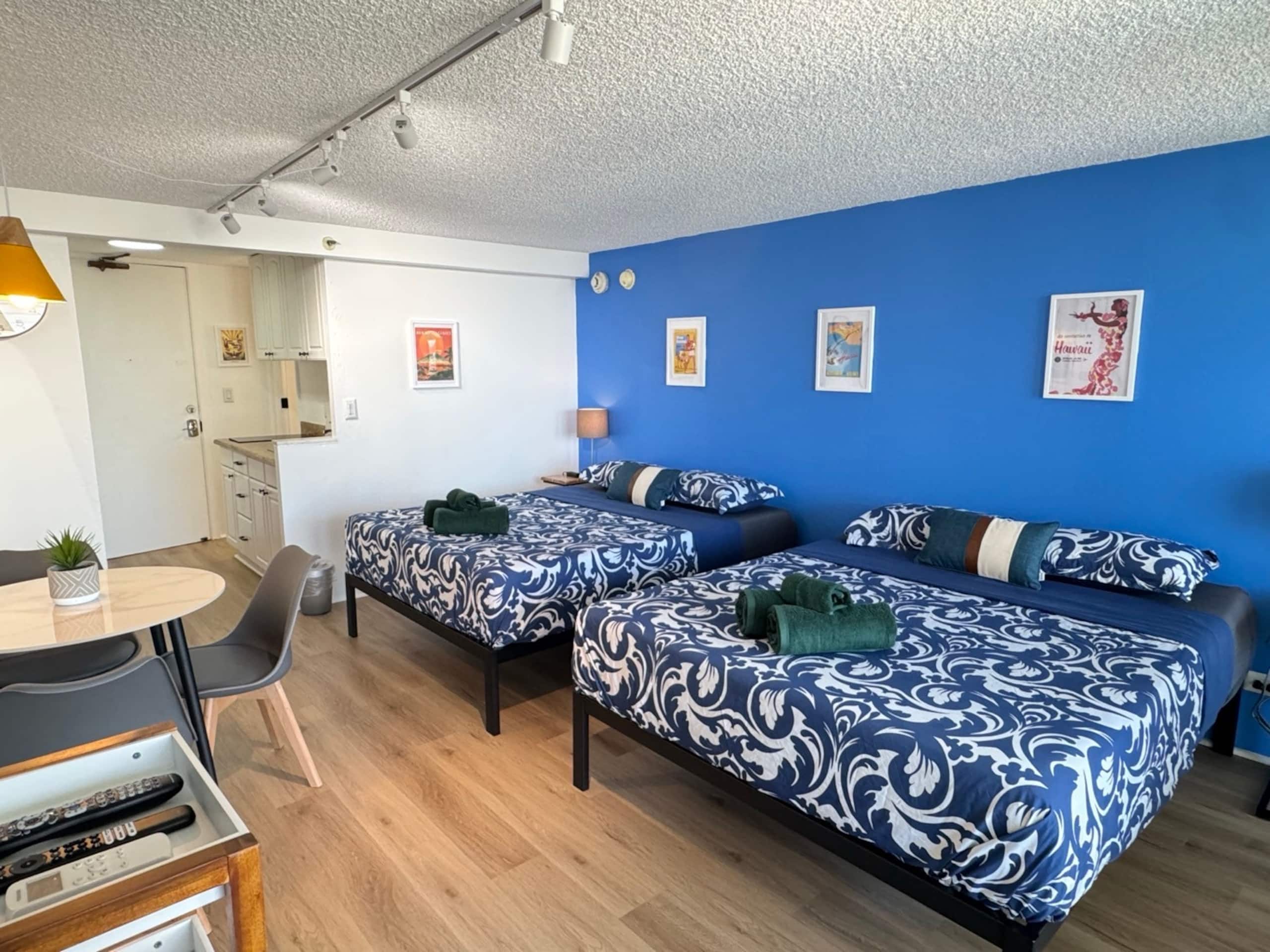 Private studio with Balcony  in Center of Waikiki! - Image 35