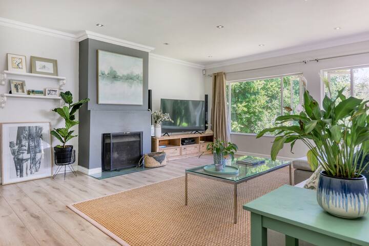 Country style home in Constantia gallery image 4